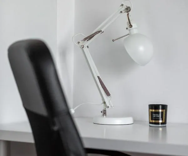 Metro Mlynow Wola Dlugosza By Renters * Varsó